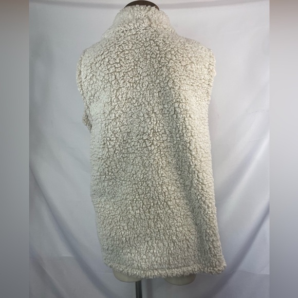 Eddie Bauer Sherpa vest, very fluffy and warm! - Picture 4 of 5
